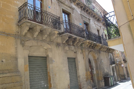 appartamento in vendita a Caltanissetta in zona Centro Storico