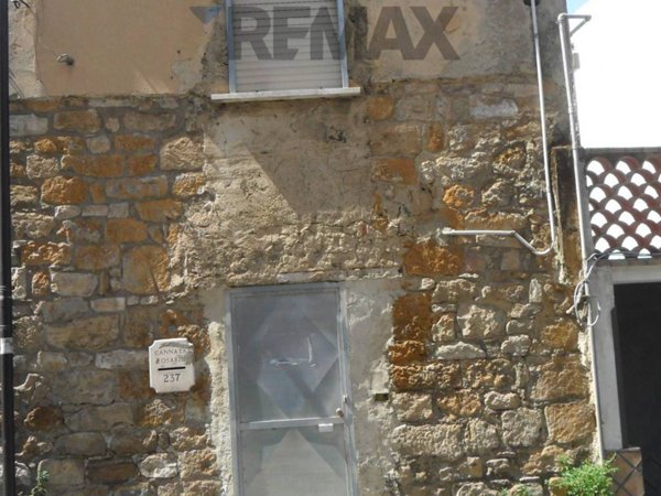 casa indipendente in vendita a Caltanissetta