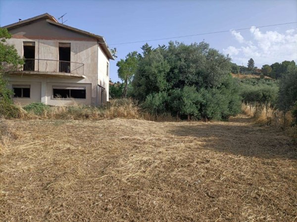 casa indipendente in vendita a Caltanissetta in zona Cozzo di Naro