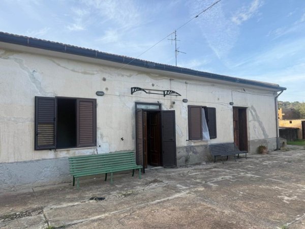 casa indipendente in vendita a Caltanissetta in zona Borgo Petilia