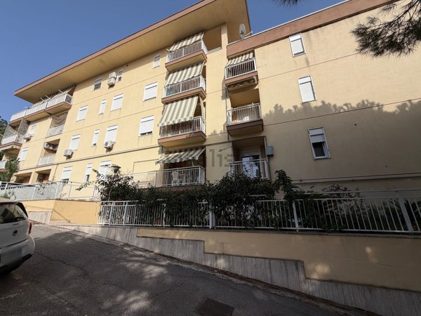 appartamento in vendita a Caltanissetta in zona Palmitelli