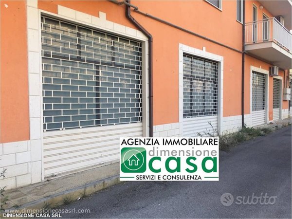 locale commerciale in vendita a Caltanissetta