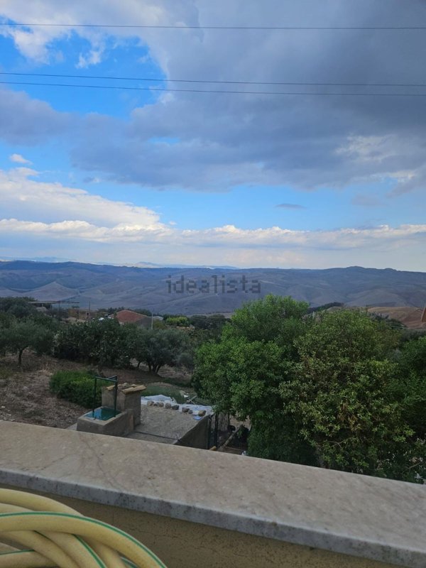 casa indipendente in vendita a Caltanissetta in zona Borgo Petilia