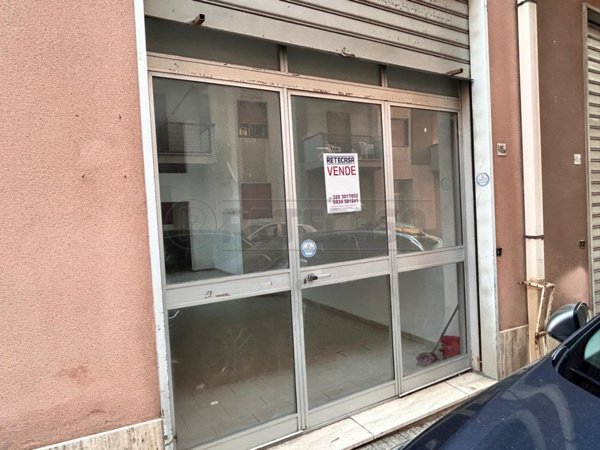 locale commerciale in vendita a Caltanissetta