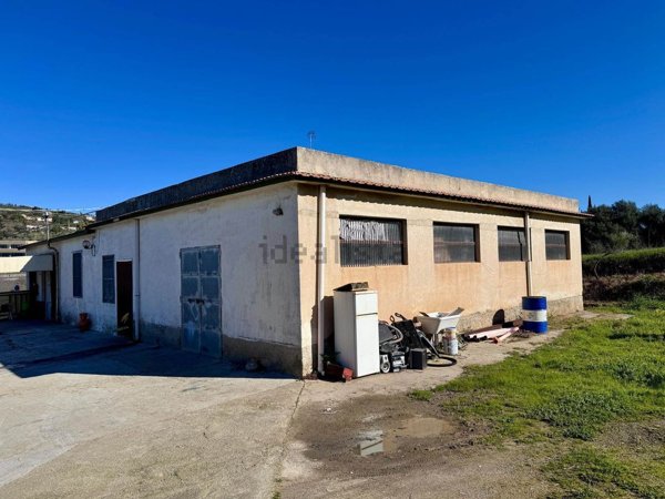 casale in vendita a Caltanissetta in zona Favarella