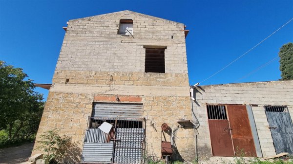 casa indipendente in vendita a Caltanissetta in zona Borgo Petilia
