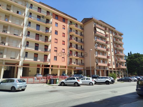 appartamento in vendita a Caltanissetta in zona Palmitelli