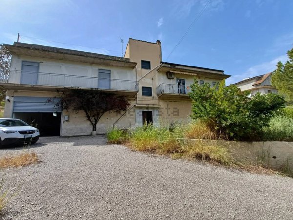 casa indipendente in vendita a Campofranco