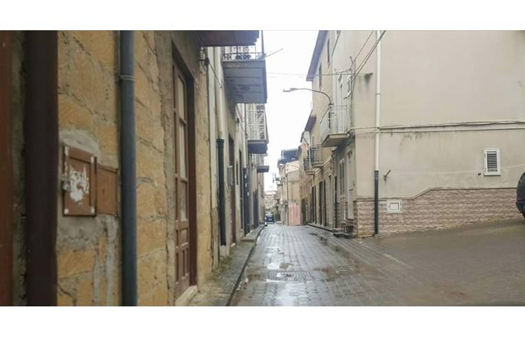 casa indipendente in vendita a Delia