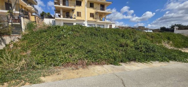 casa indipendente in vendita a Delia