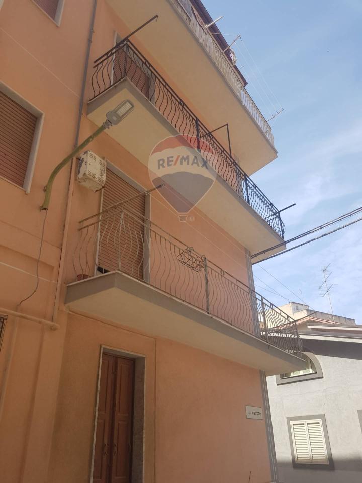 appartamento in vendita a Gela in zona Caposoprano