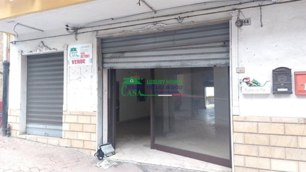 negozio in vendita a Gela