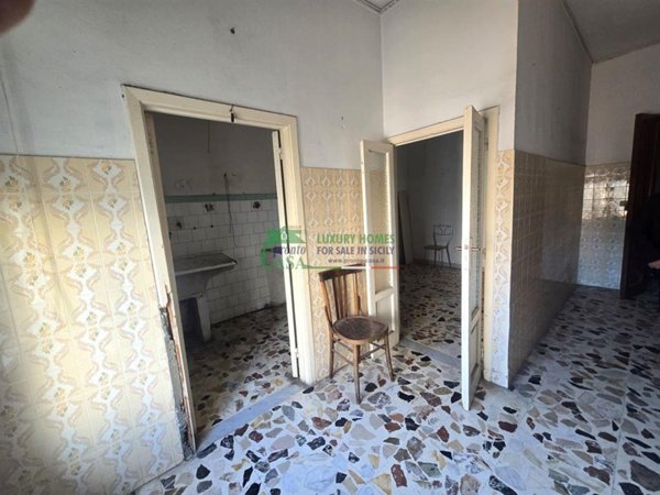 casa indipendente in vendita a Gela in zona Centro Storico
