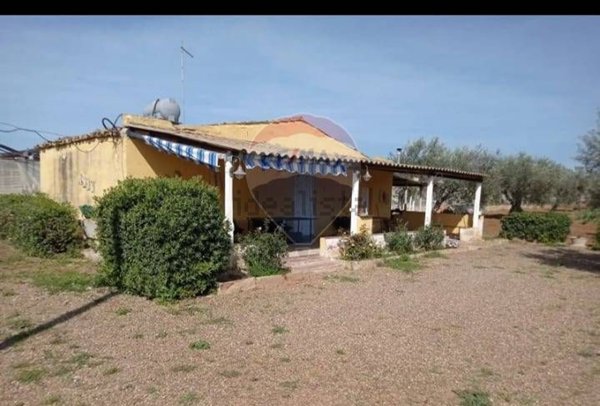 casa indipendente in vendita a Gela