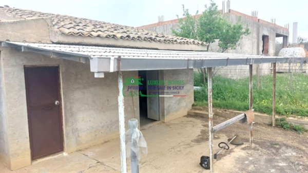 casa indipendente in vendita a Gela