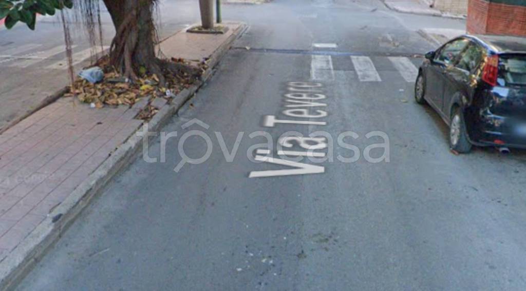 locale commerciale in vendita a Gela