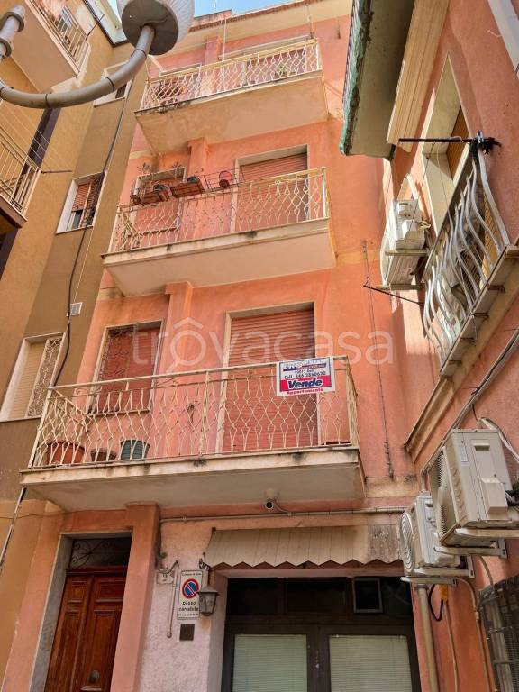 negozio in vendita a Gela in zona Centro Storico
