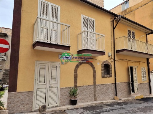 casa indipendente in vendita a Gela