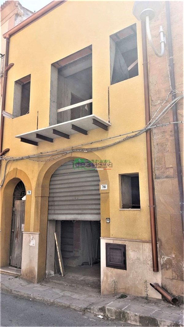 casa indipendente in vendita a Gela in zona Centro Storico