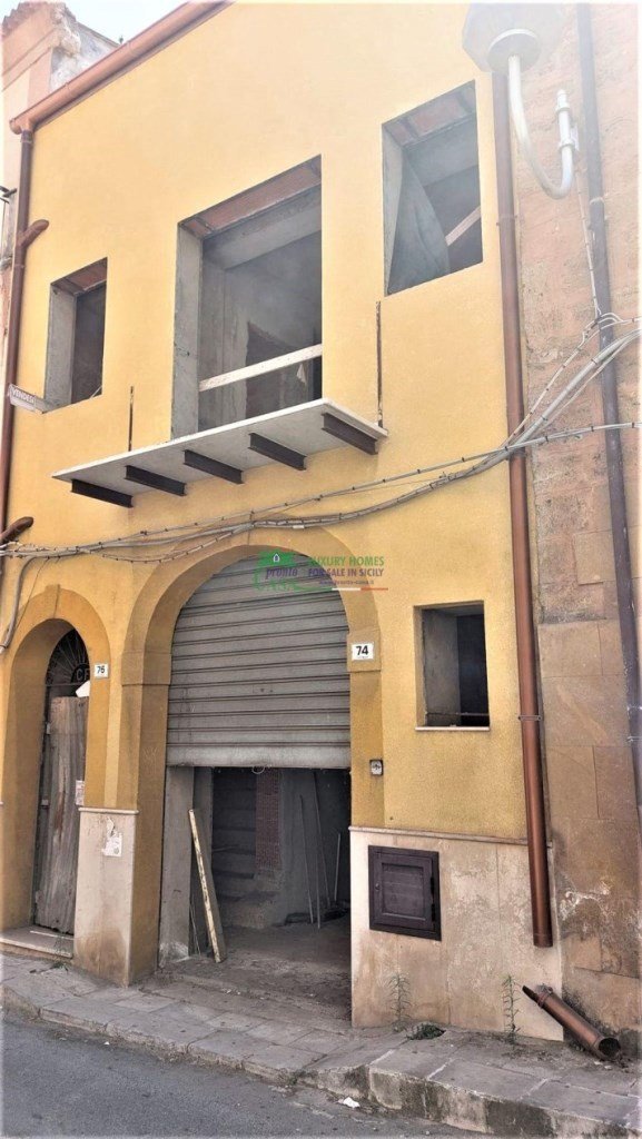 casa indipendente in vendita a Gela in zona Centro Storico