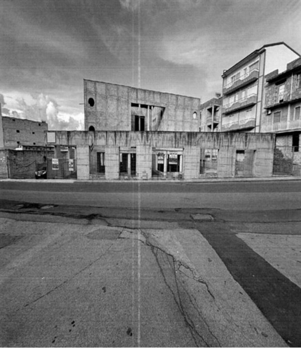 esavano in vendita a Gela