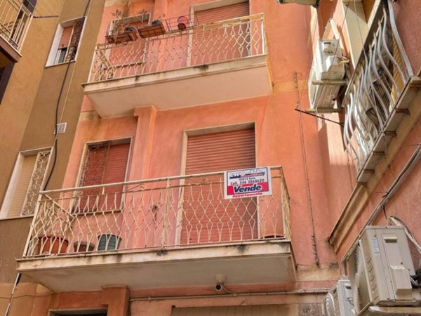 intera palazzina in vendita a Gela in zona Centro Storico