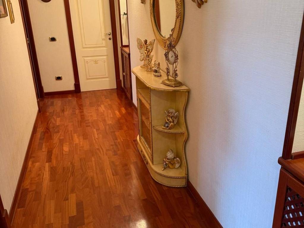 intera palazzina in vendita a Gela