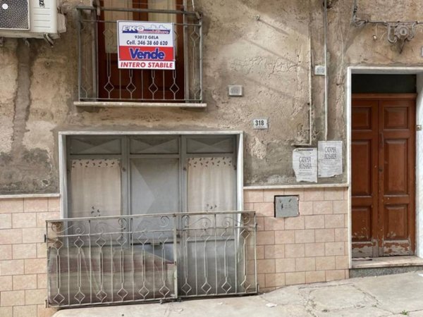 intera palazzina in vendita a Gela in zona Centro Storico