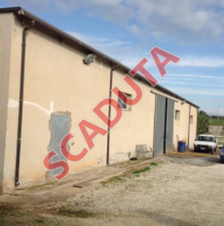 locale commerciale in vendita a Gela in zona Centro Storico