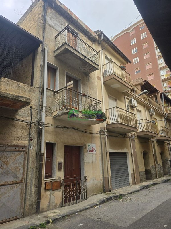 casa indipendente in vendita a Gela