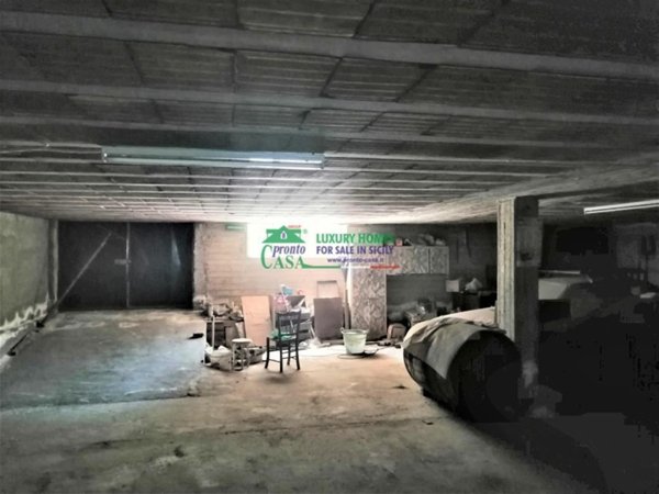 locale commerciale in vendita a Gela