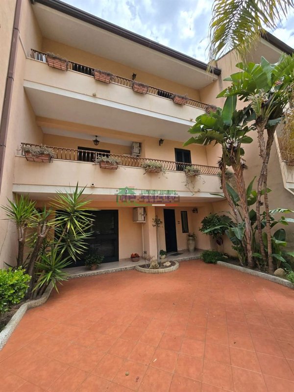 casa indipendente in vendita a Gela