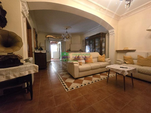casa indipendente in vendita a Gela