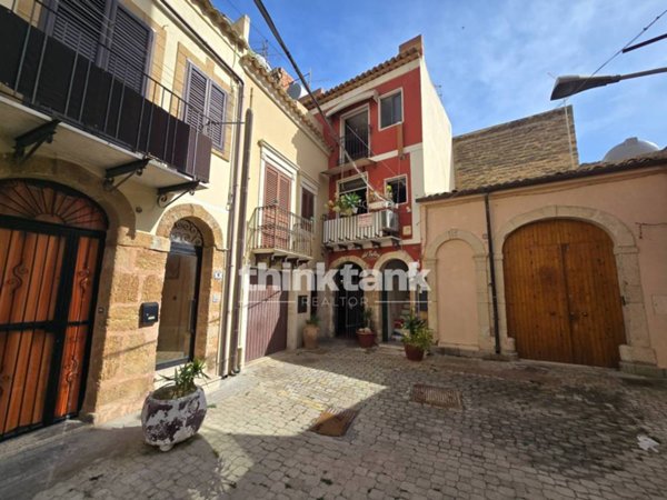 casa indipendente in vendita a Gela in zona Centro Storico