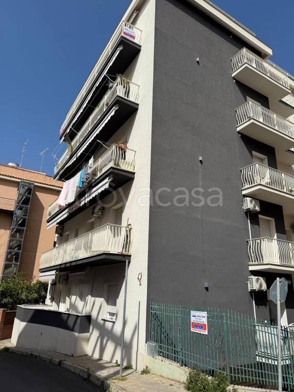 appartamento in vendita a Gela in zona Caposoprano