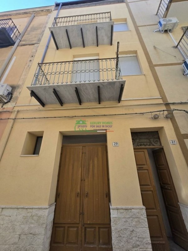 casa indipendente in vendita a Gela in zona Centro Storico