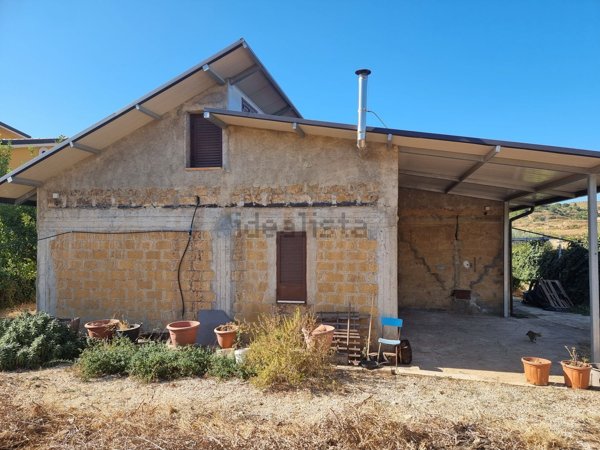 casa indipendente in vendita a Mazzarino