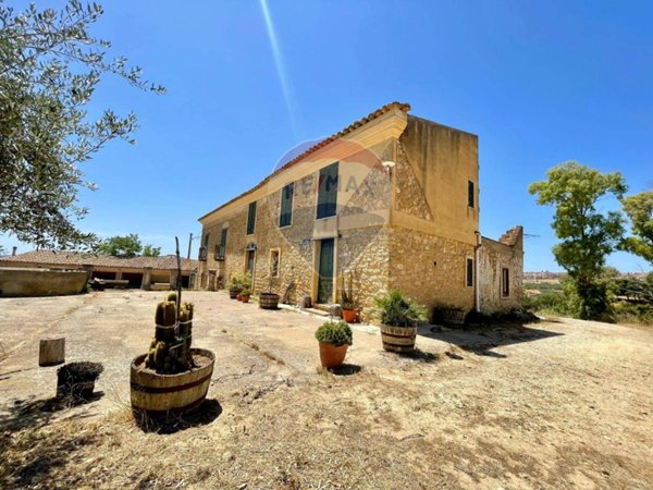 casa indipendente in vendita a Mazzarino