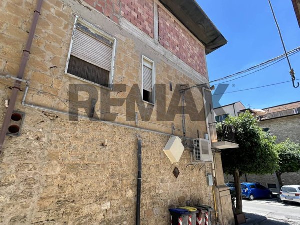 casa indipendente in vendita a Mazzarino