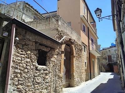casa indipendente in vendita a Mazzarino