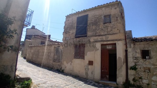 casa indipendente in vendita a Mussomeli