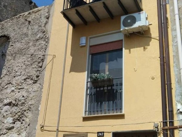 casa indipendente in vendita a Mussomeli