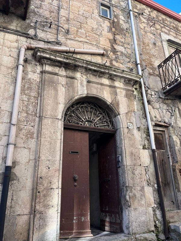 casa indipendente in vendita a Mussomeli