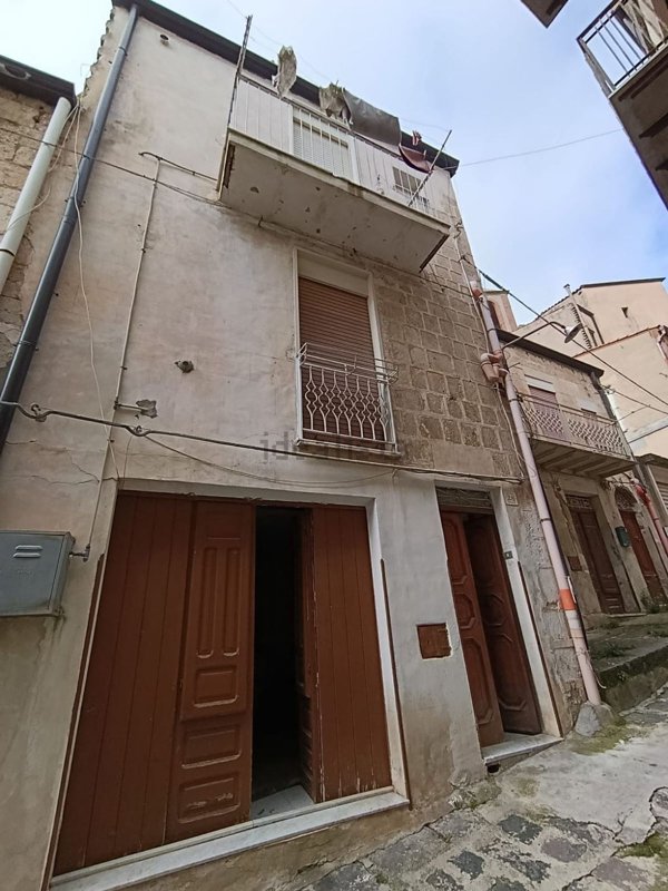 casa indipendente in vendita a Mussomeli