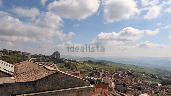 casa indipendente in vendita a Mussomeli