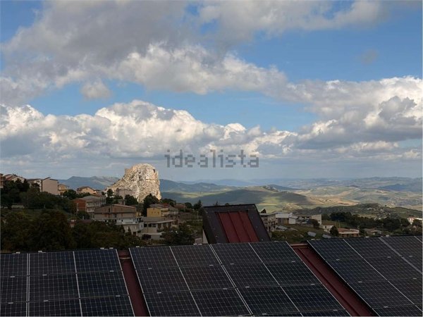 casa indipendente in vendita a Mussomeli