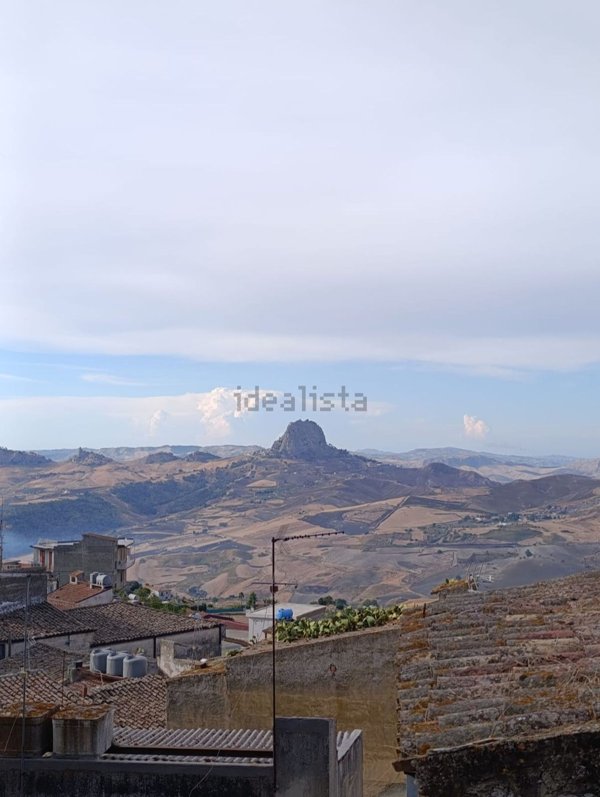casa indipendente in vendita a Mussomeli