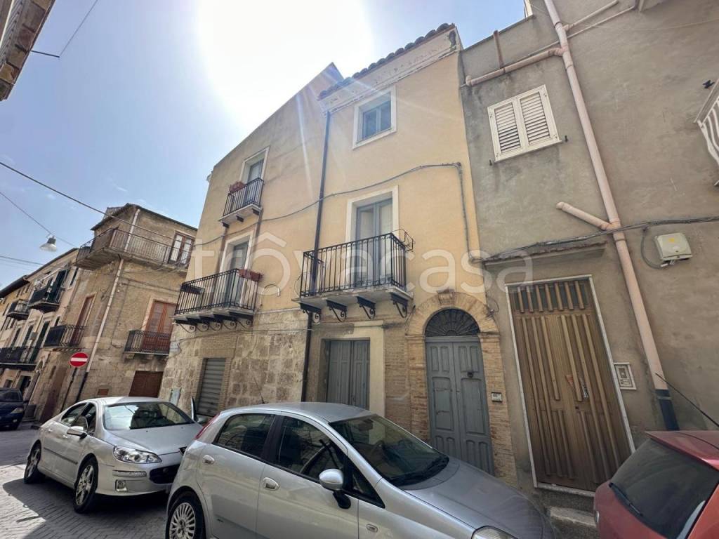 trivano in vendita a Riesi