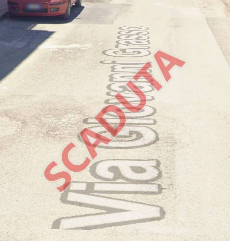 locale commerciale in vendita a Riesi