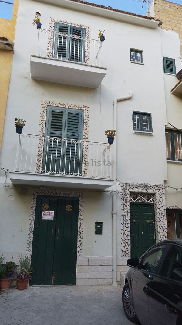 casa indipendente in vendita a Riesi
